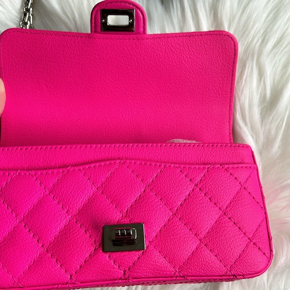 CHANEL Quilted 2.55 Reissue Flap mini Belt Bag Fluorescent Pink - Picture 5 of 11